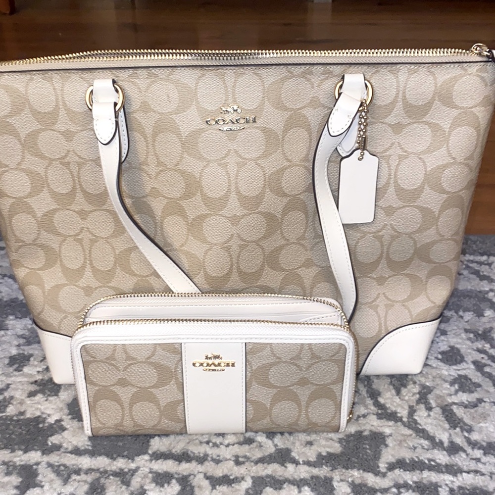 Coach purse with matching wallet